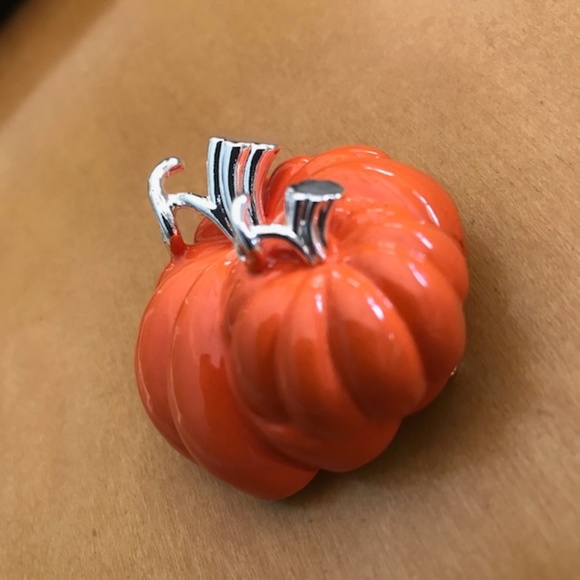 Pumpkins Pendant Pin Orange Thanksgiving New - Picture 2 of 4